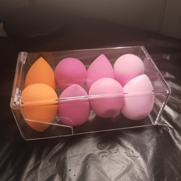 NWOT 8 Re-Usable Tear Drop Makeup Sponges Applicators Blenders Includes Case - Picture 2 of 3